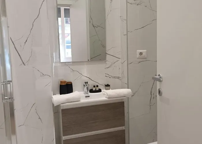 Be-c0 New Double 3* Milán